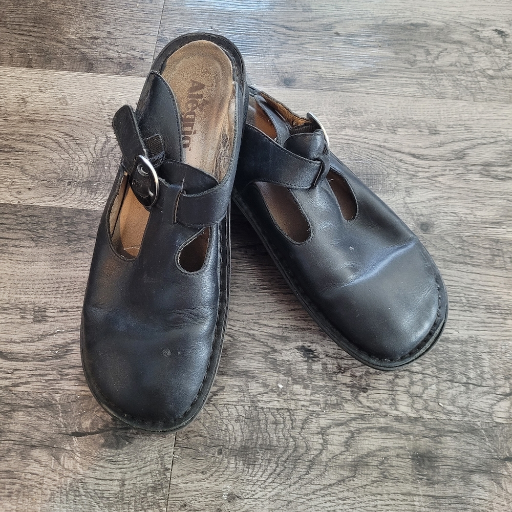 Black Alegria clog size 40